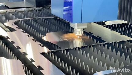 Лазерный станок по металлу 1000 1500 В W