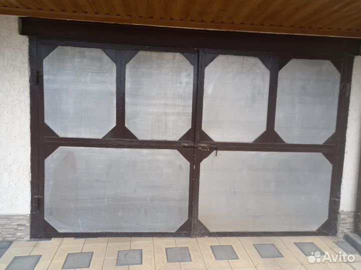 Дверь гаражная