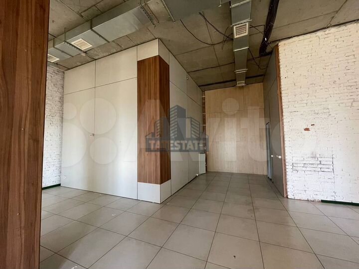 Помещение с отдельным входом 139 кв.м. на Камалеев