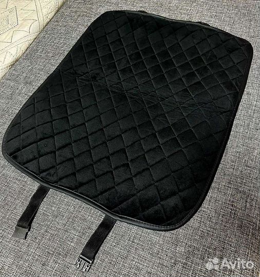 Чехлы на сиденья в машину