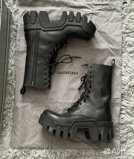 Balenciaga Bulldozer Boots на руках