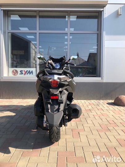 Макси скутер SYM cruisym 300