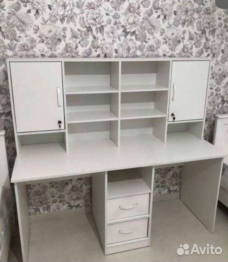 Стол письменный