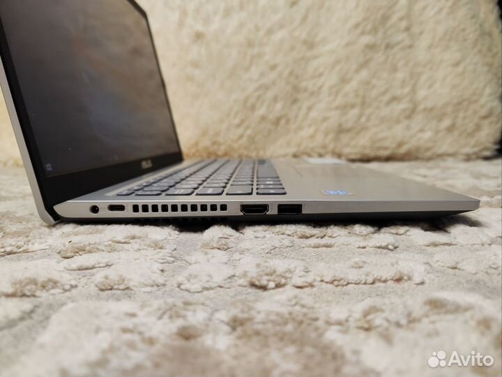 Мощный ноутбук Asus SSD