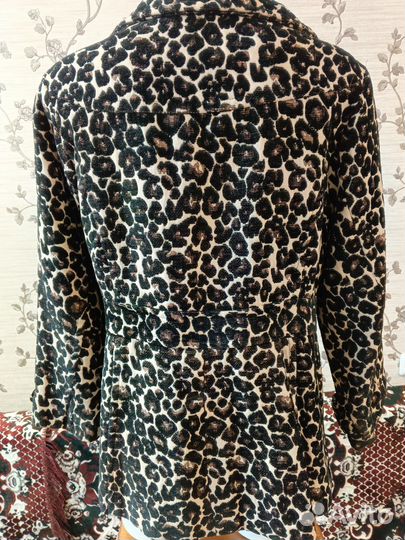 Полупальто женское 50размер под leopard