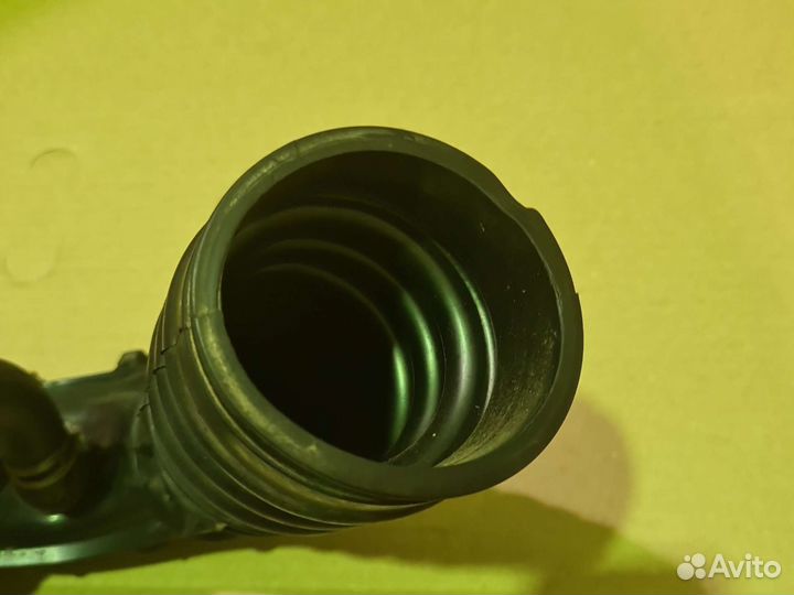 Патрубок воздушного фильтра LADA Granta