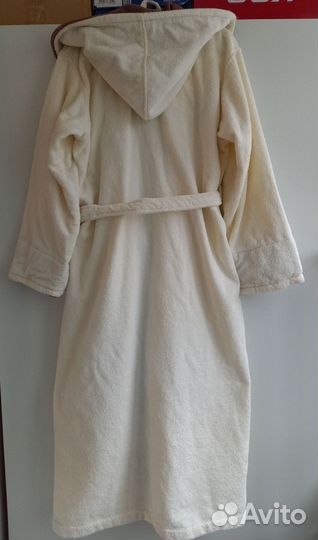Махровый халат с капюшоном