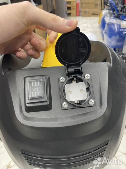 Пылесос для сухой и влажной уборки авто Autech