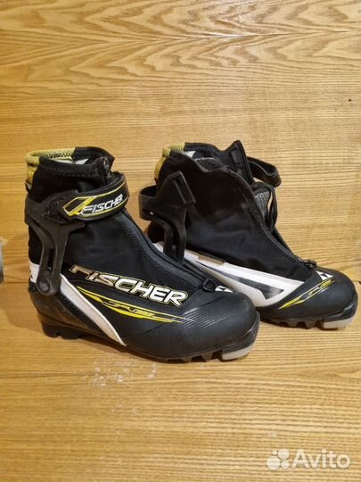 Лыжные ботинки