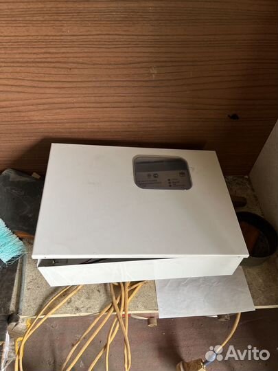 Блок источника резервного питания