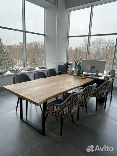 Стол офисный из массива