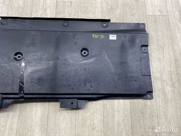 Защита днища кузова передняя левая Mazda Cx-30