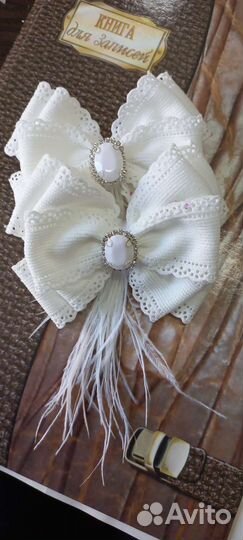 Бархатный белый бант ручной работы