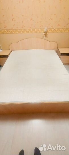 Кровать двухспальная с матрасом бу 160200