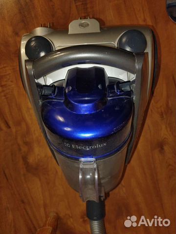 Продам пылесос Electolux ZT3530