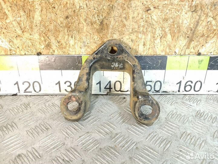 Кронштейн задней балки Opel Astra H