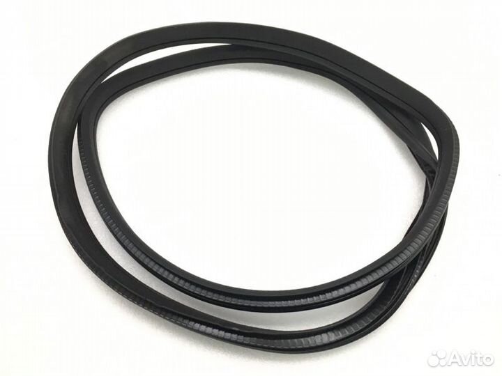 Уплотнительная резинка задняя левая Mercedes Cla