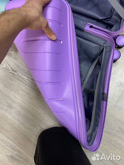 Чемодан неубиваемый Lоngstаr на двойных колесах