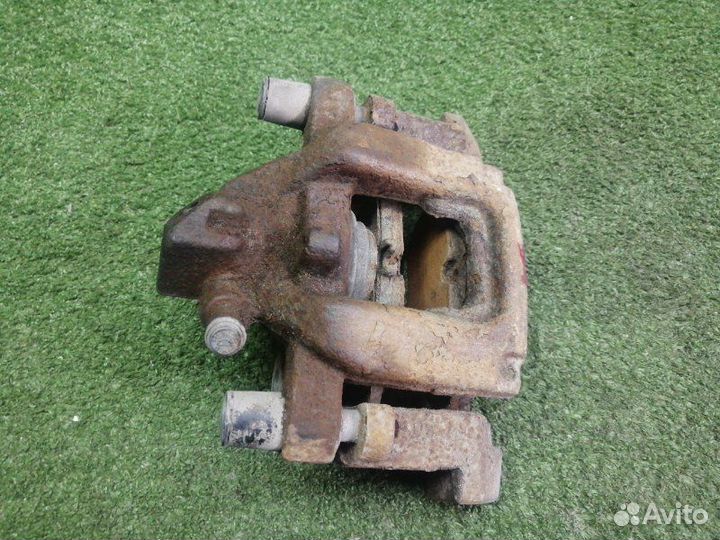 Суппорт задний левый Mercedes Glk