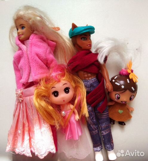 Набор маленьких кукол из 4 штук