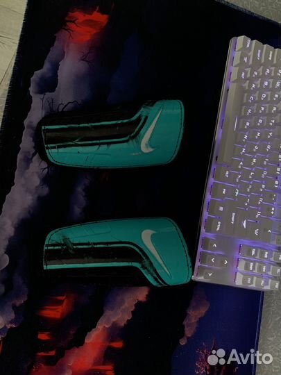 Щитки футбольные