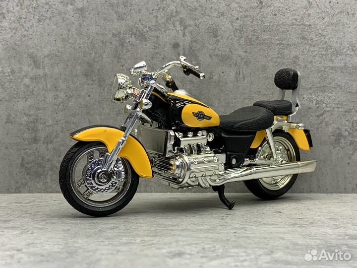 Коллекционная модель Honda Valkyrie 1:18