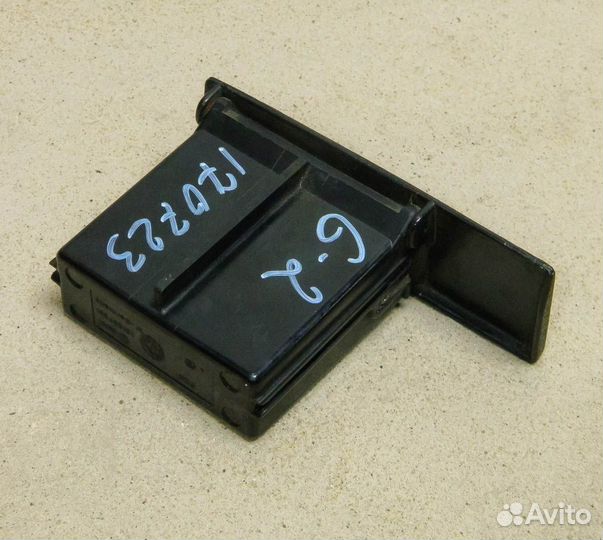 Пепельница передняя VW Golf 2