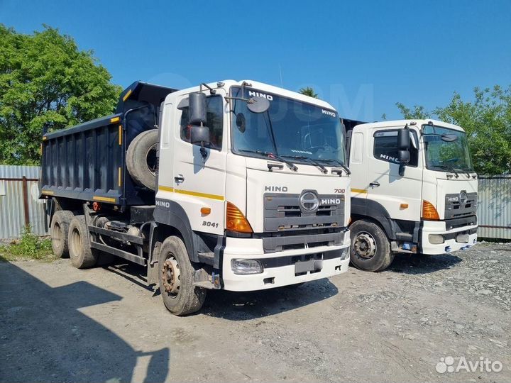 Hino 700 (Profia), 2012