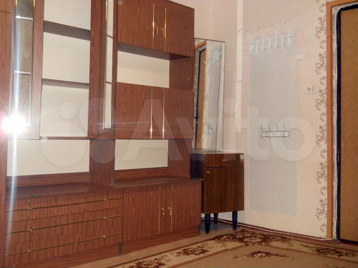 Комната 14 м² в 9-к., 2/4 эт.