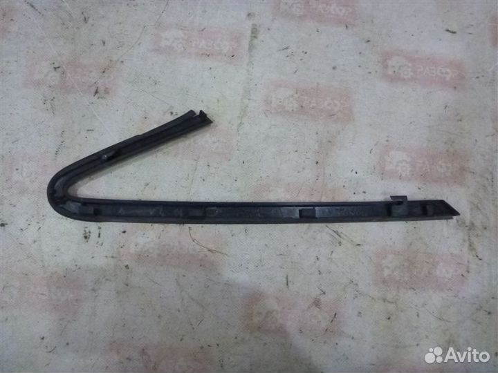 Молдинг стекла передний левый Honda Civic FD1