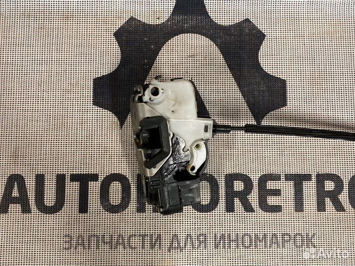 Замок двери передний правый GM 13503802