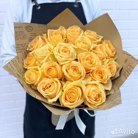 Букет кремовых роз