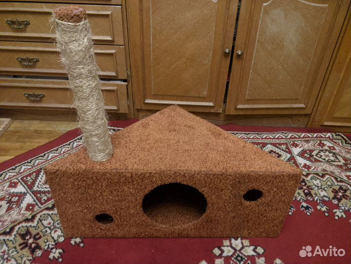 Домик для кота или кошки с когтеточкой б/у