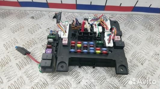 Блок предохранителей citroen C-crosser (ZML08M101)