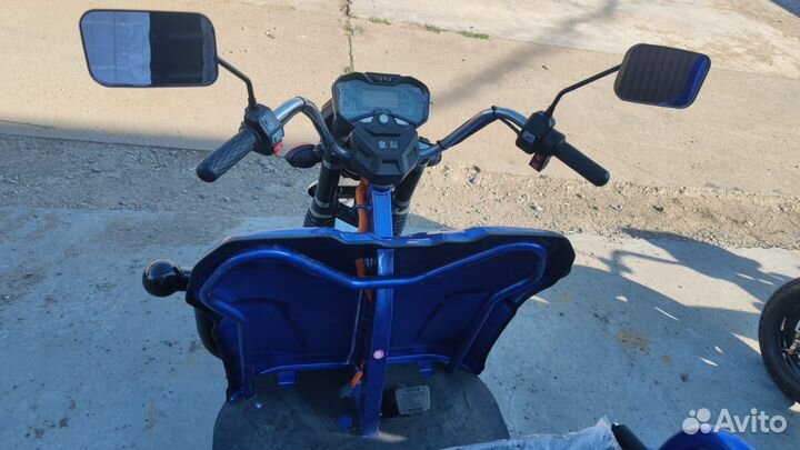 Трицикл электрический мотороллер