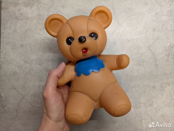Резиновая игрушка медведь