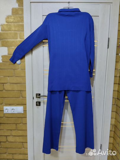 Костюм женский теплый вязаный