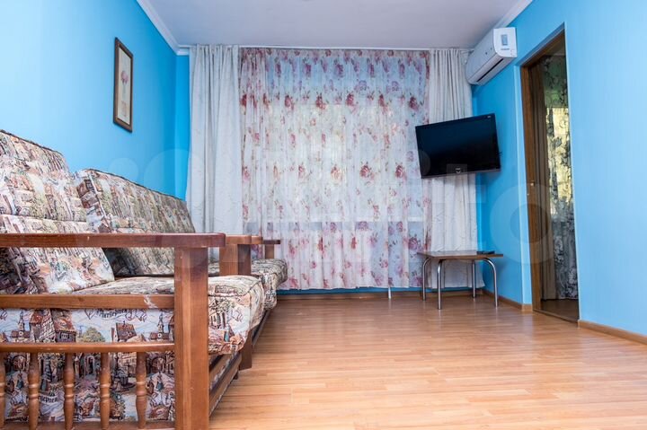3-к. квартира, 65 м², 1/3 эт.
