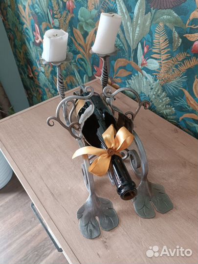 Кованая подставка с подсвечником