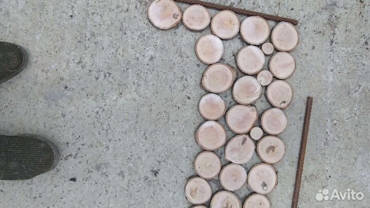 Слэб дерева и спилы