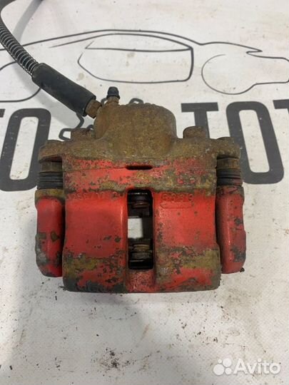 Суппорт передний правый Renault Symbol K7JA700