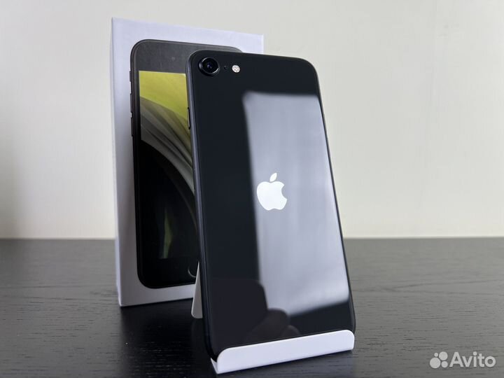 Идеальный iPhone SE2020 64Gb / Б.у. 1 месяц