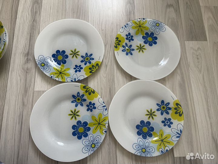 Набор столовой посуды новый