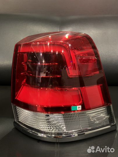 Задний фонарь toyota land cruiser 200