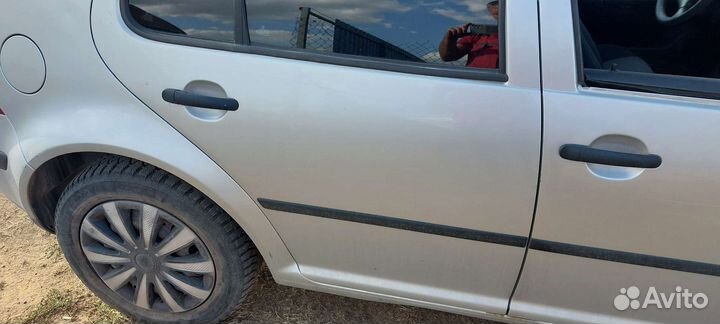 Дверь задняя правая фольксваген Гольф 4