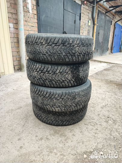 Nokian Tyres Hakkapeliitta 8 215/55 R17 98T