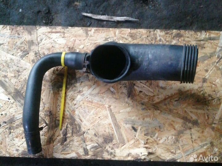 Патрубок воздушного фильтра Opel Corsa D