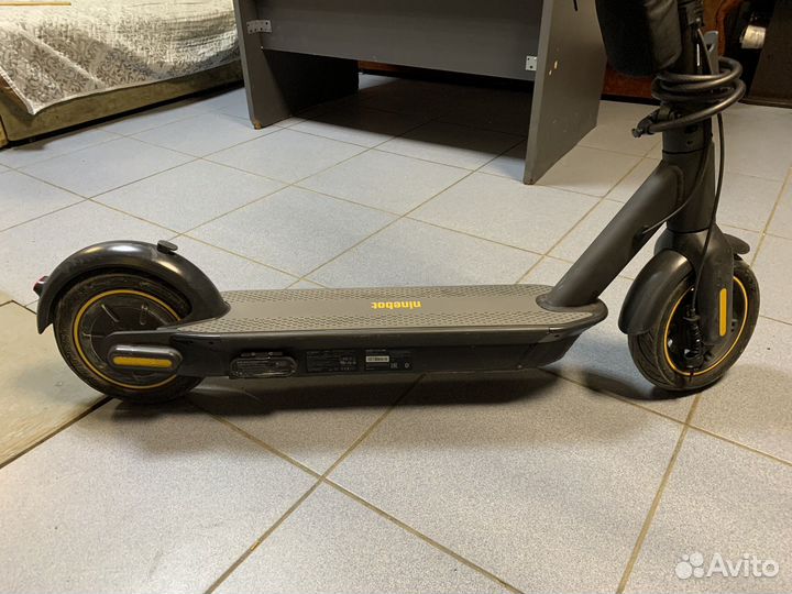 Скутер ninebot