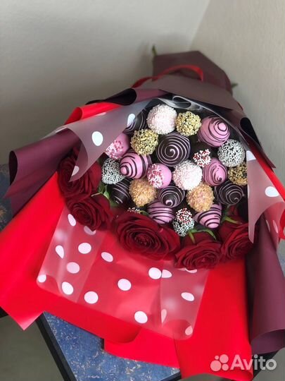 Клубничный букет с розами Самара