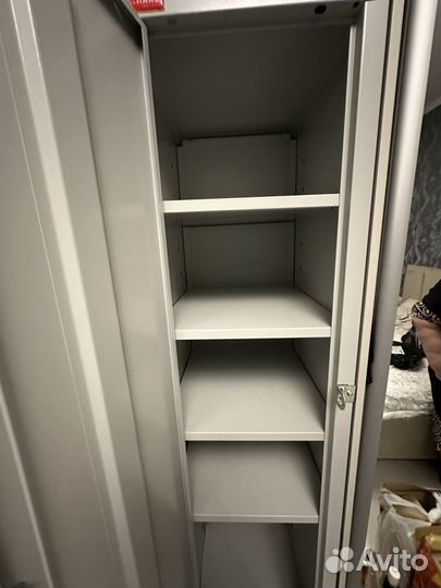 Шкаф для документов с замком сейф